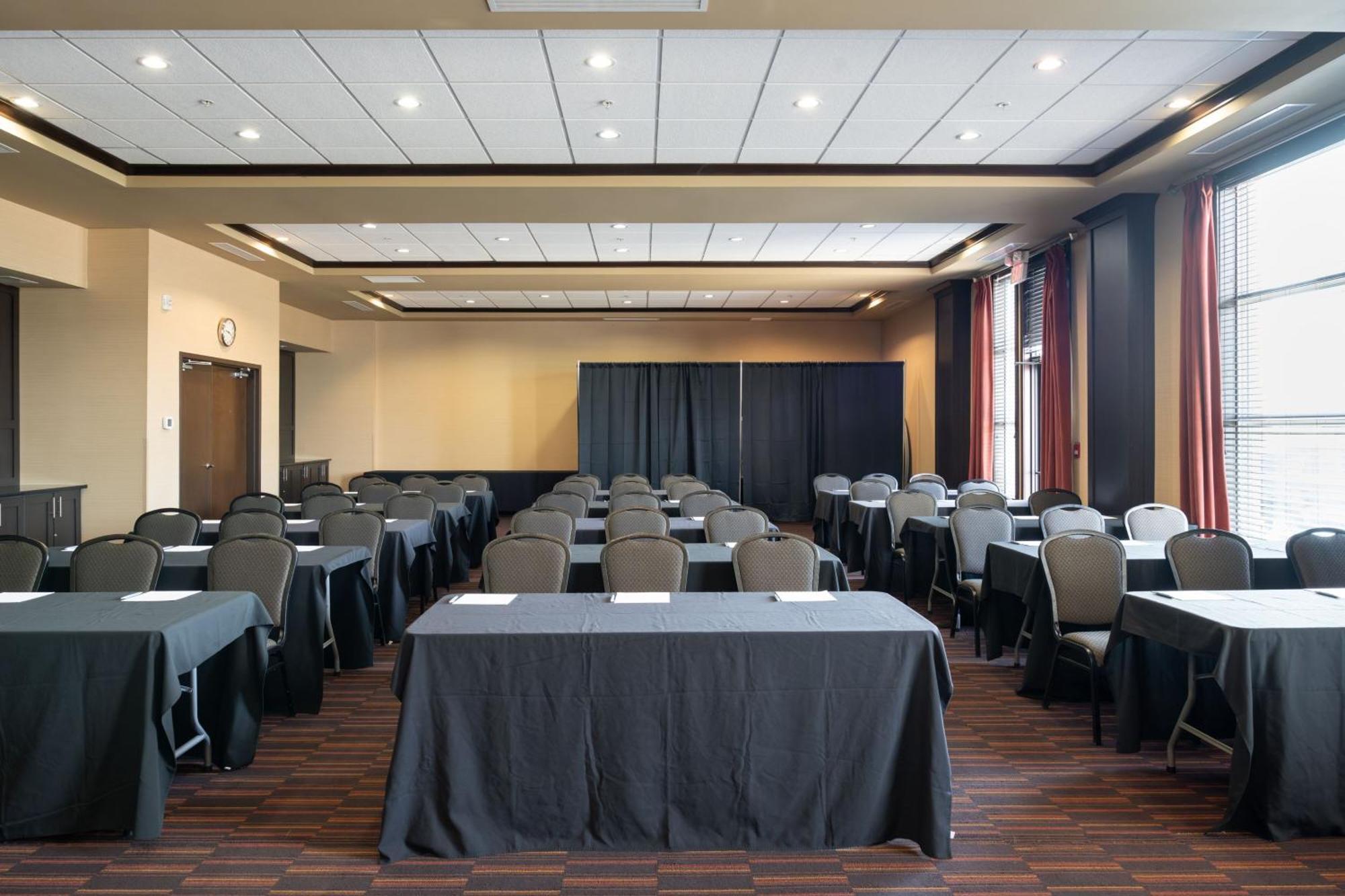 Four Points By Sheraton Edmonton International Airport Ниску Экстерьер фото