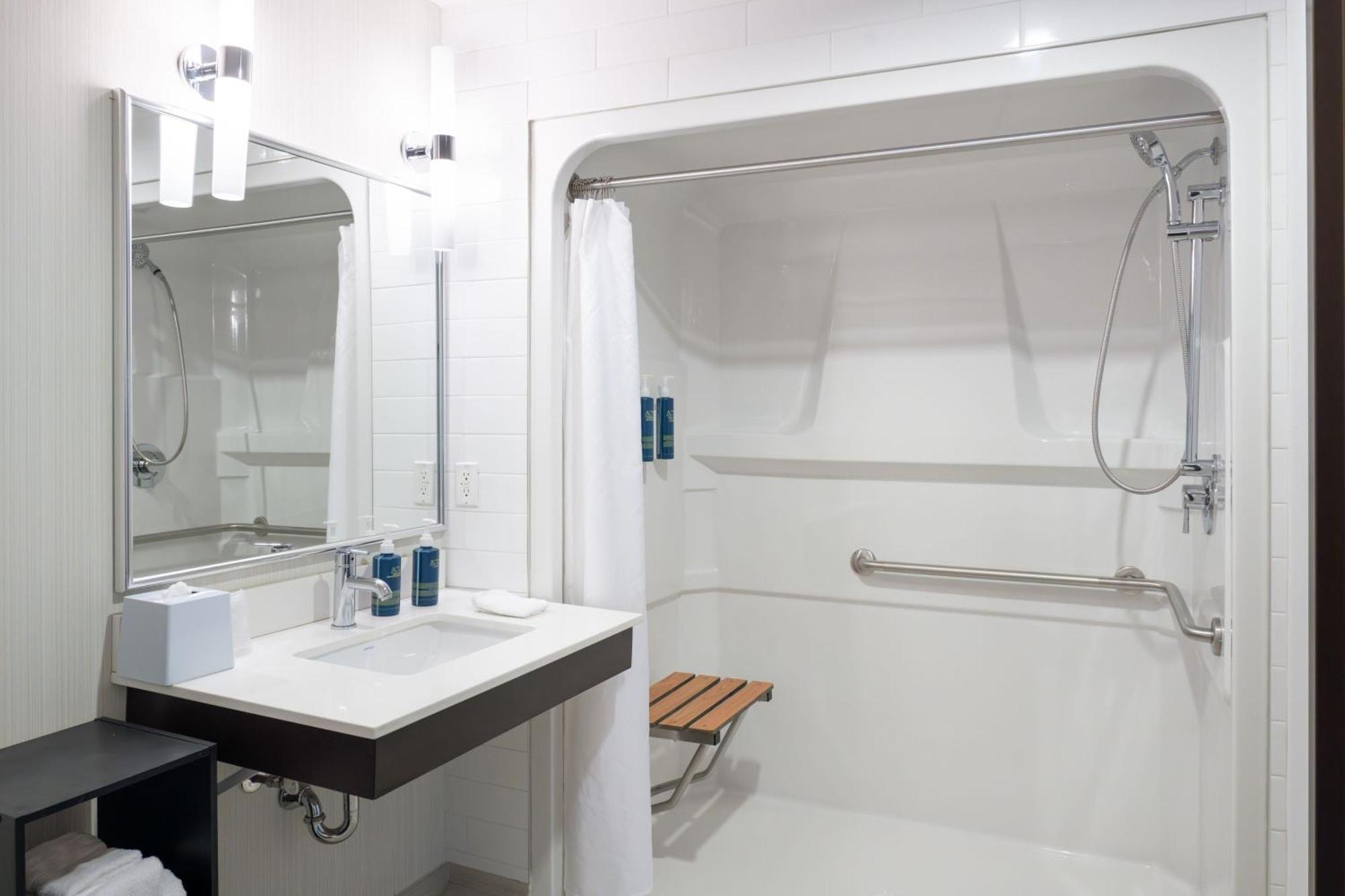 Four Points By Sheraton Edmonton International Airport Ниску Экстерьер фото